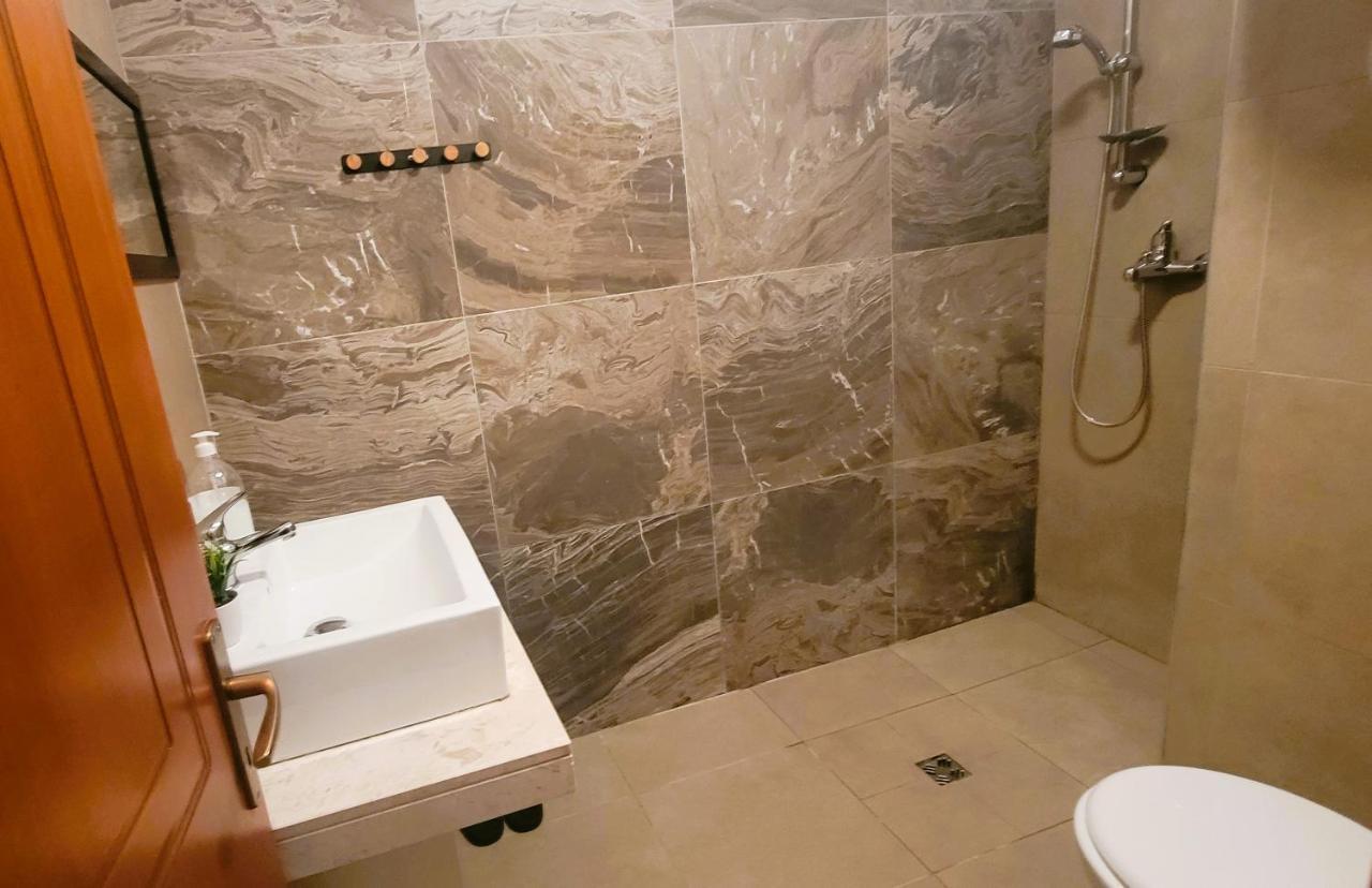 Studenti Studio's Apartamento Tirana