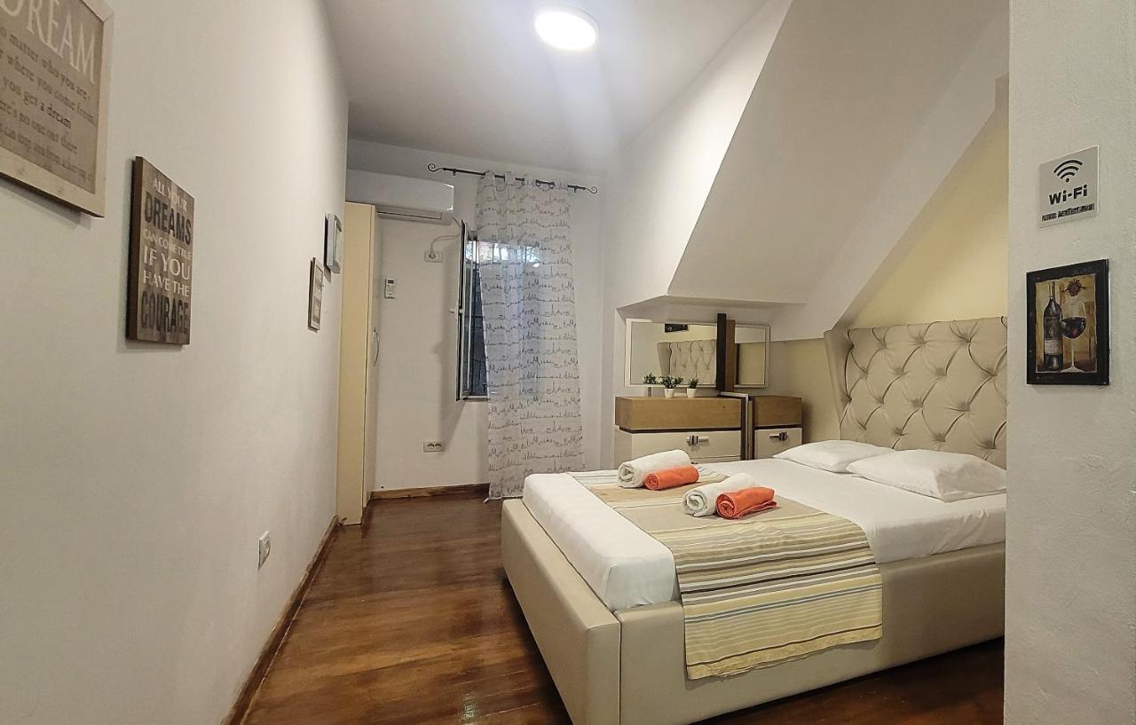 Studenti Studio's Tirana