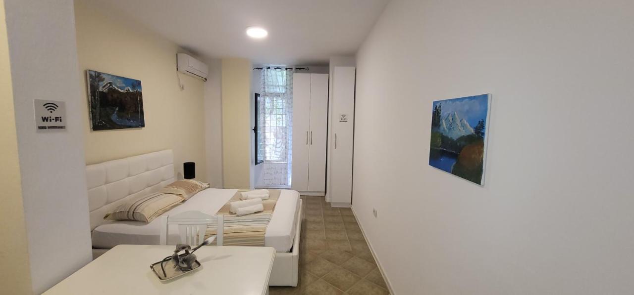 Studenti Studio's Apartamento Tirana